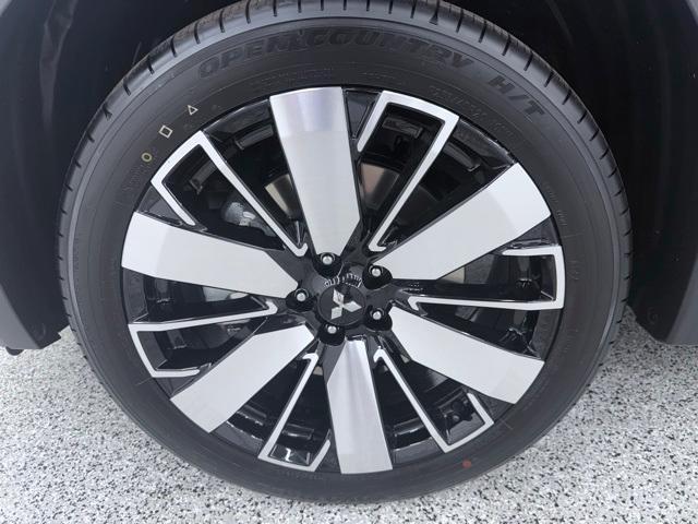 new 2025 Mitsubishi Outlander car, priced at $41,130