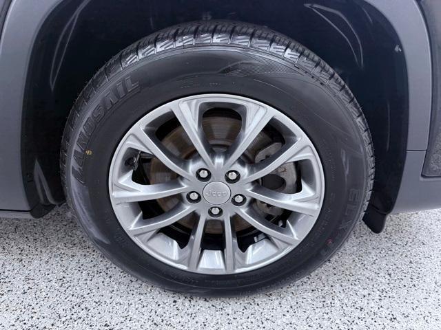 used 2020 Jeep Cherokee car, priced at $16,700