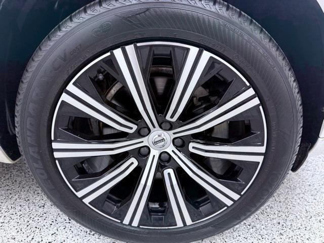 used 2022 Volvo XC90 car, priced at $26,998