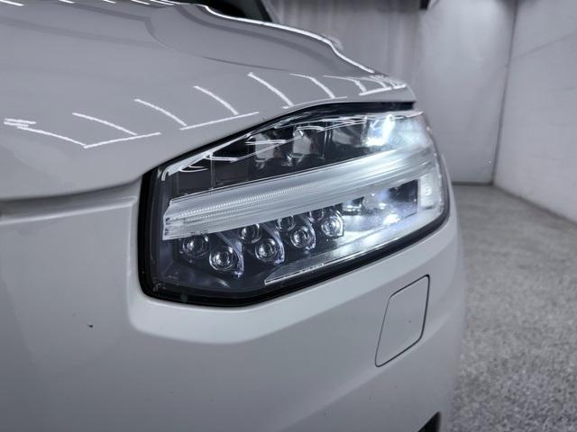 used 2022 Volvo XC90 car, priced at $26,998