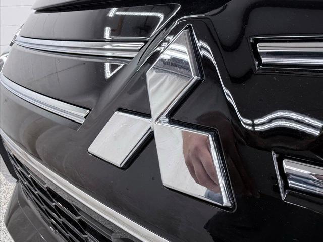 new 2025 Mitsubishi Outlander car, priced at $32,825