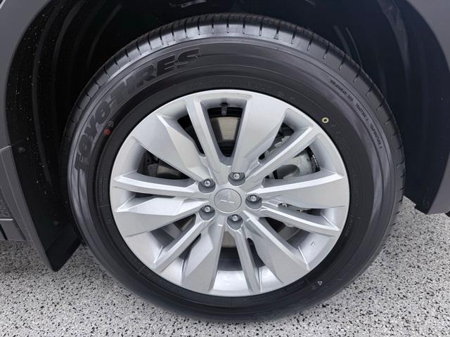 new 2025 Mitsubishi Outlander car, priced at $32,825