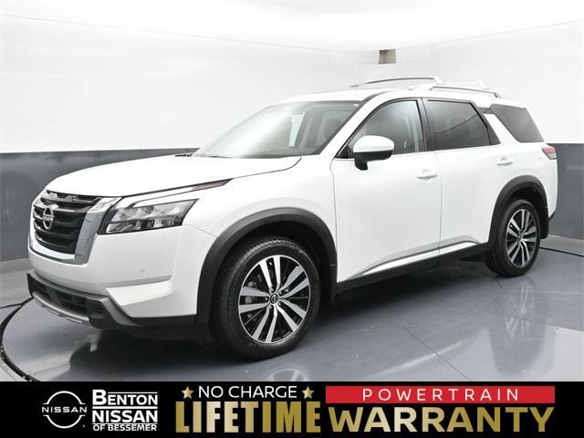 new 2025 Nissan Pathfinder car, priced at $42,734