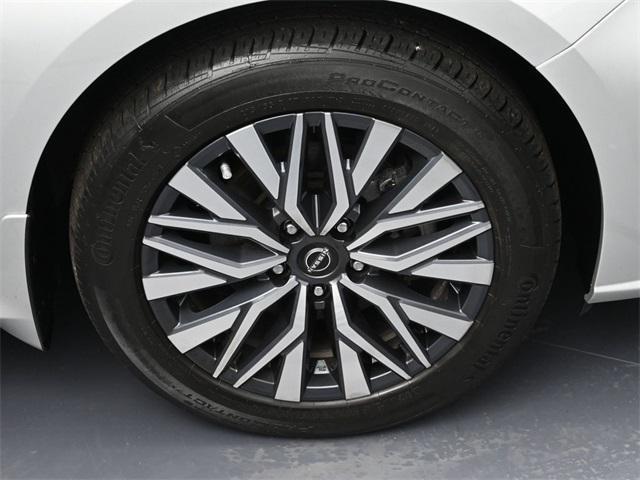 used 2023 Nissan Altima car, priced at $23,407