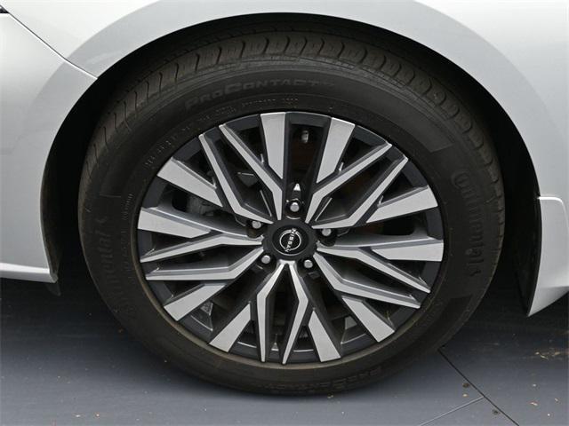 used 2023 Nissan Altima car, priced at $23,407