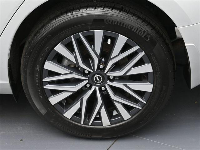 used 2023 Nissan Altima car, priced at $23,407