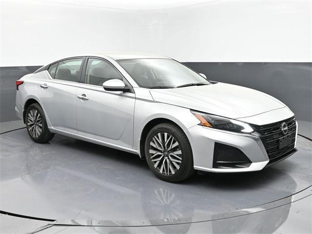 used 2023 Nissan Altima car, priced at $23,407