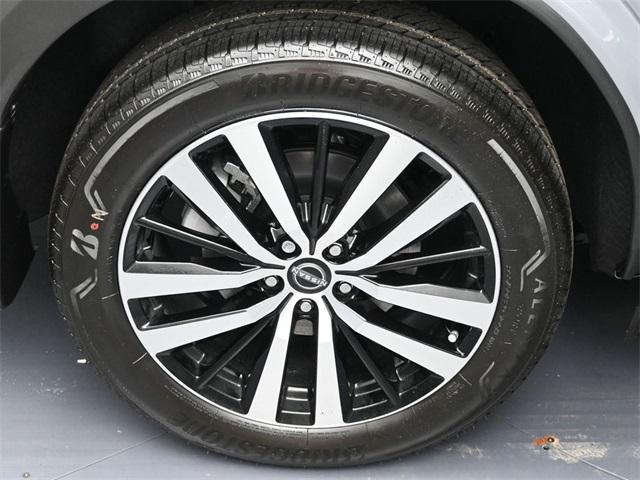 new 2025 Nissan Pathfinder car, priced at $42,725