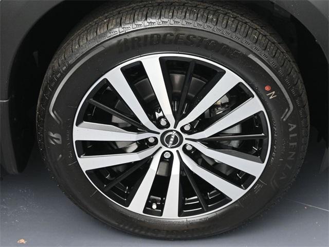 new 2025 Nissan Pathfinder car, priced at $42,725