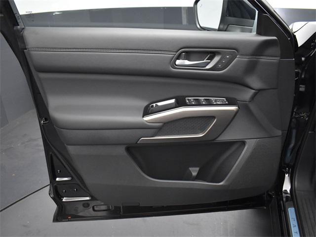 new 2025 Nissan Pathfinder car, priced at $52,655