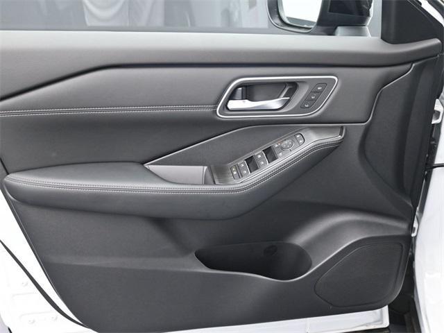 new 2025 Nissan Rogue car, priced at $40,400
