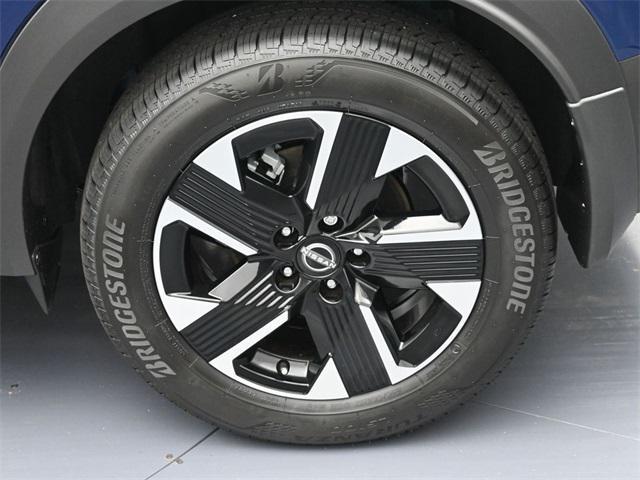 new 2025 Nissan Kicks car, priced at $26,592