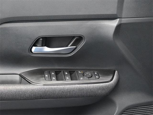 new 2025 Nissan Kicks car, priced at $25,231