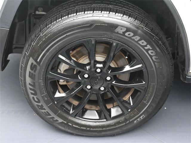 used 2023 Jeep Cherokee car, priced at $19,957