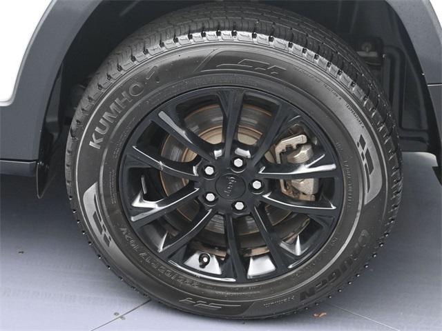 used 2023 Jeep Cherokee car, priced at $19,957