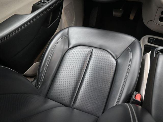 used 2023 Chrysler Pacifica car, priced at $23,187