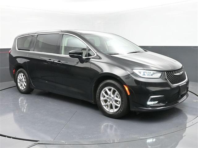 used 2023 Chrysler Pacifica car, priced at $23,187