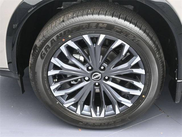 new 2025 Nissan Rogue car, priced at $40,276