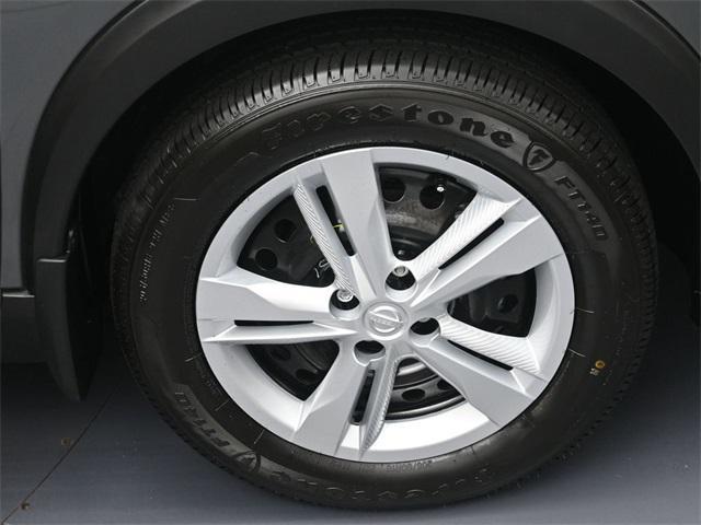 new 2025 Nissan Kicks car, priced at $22,040