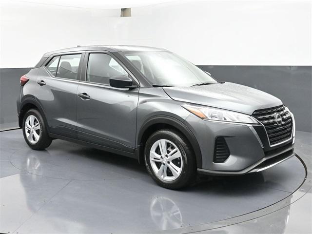 new 2025 Nissan Kicks car, priced at $22,040