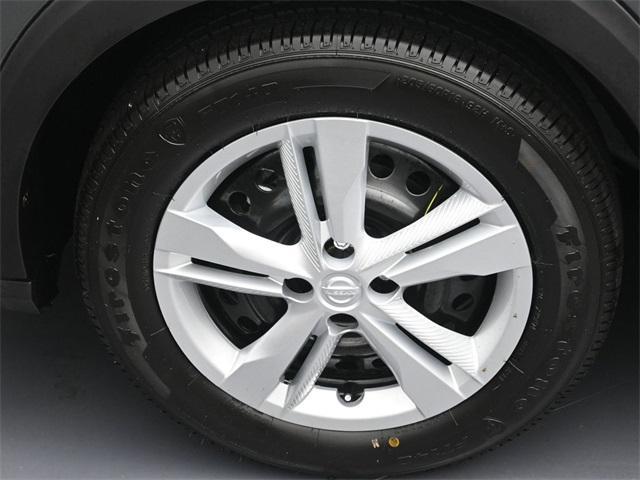 new 2025 Nissan Kicks car, priced at $22,040