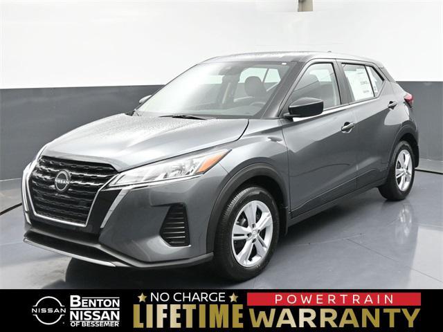 new 2025 Nissan Kicks car, priced at $22,040