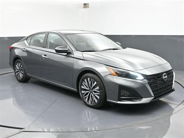 used 2025 Nissan Altima car, priced at $19,736