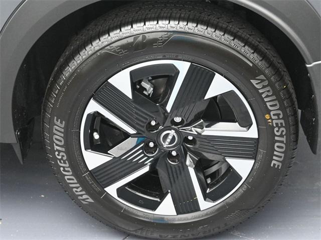 new 2025 Nissan Kicks car, priced at $26,592