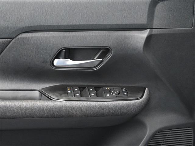 new 2025 Nissan Kicks car, priced at $26,592