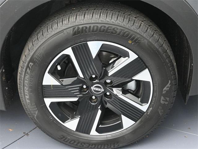 new 2025 Nissan Kicks car, priced at $26,592