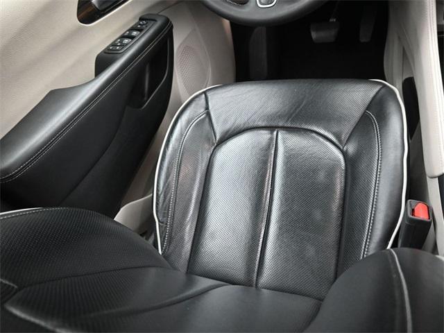 used 2023 Chrysler Pacifica car, priced at $26,798