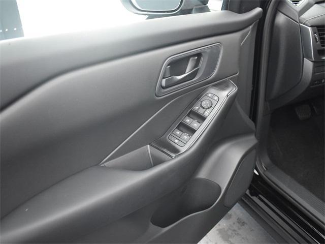 new 2025 Nissan Rogue car