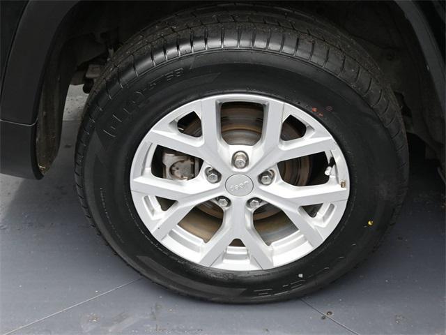 used 2023 Jeep Grand Cherokee car, priced at $28,990