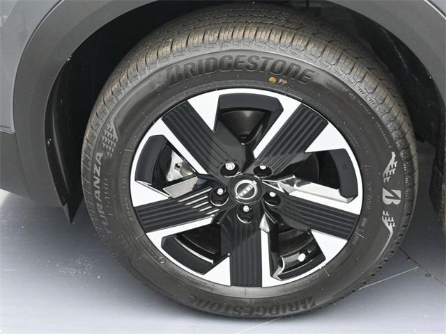 new 2025 Nissan Kicks car, priced at $26,160