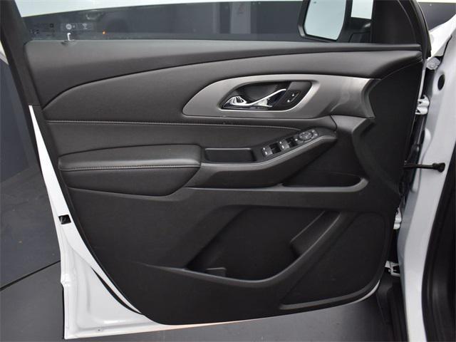 used 2023 Chevrolet Traverse car, priced at $27,310