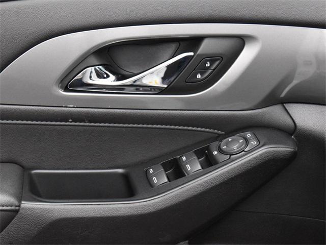 used 2023 Chevrolet Traverse car, priced at $27,310