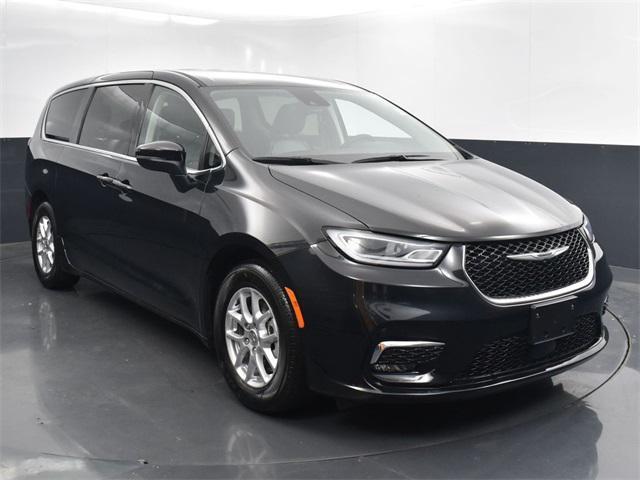 used 2023 Chrysler Pacifica car, priced at $32,366