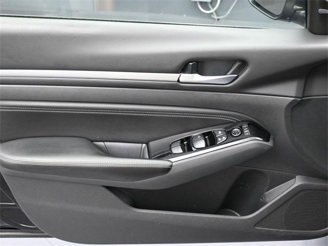 used 2023 Nissan Altima car, priced at $20,889
