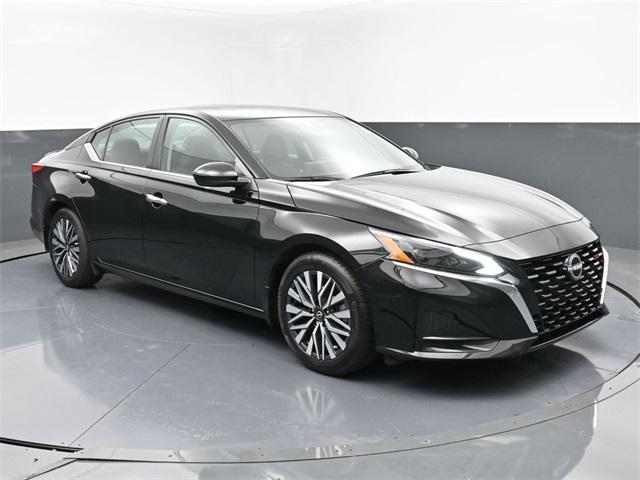 used 2023 Nissan Altima car, priced at $20,889