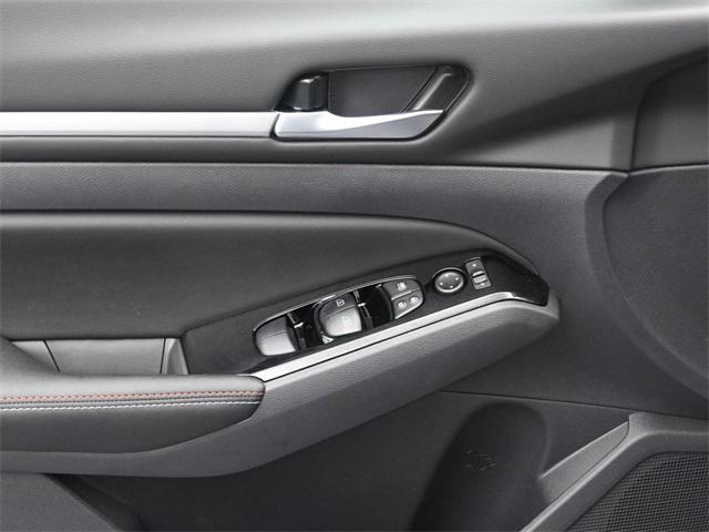 new 2025 Nissan Altima car, priced at $30,976