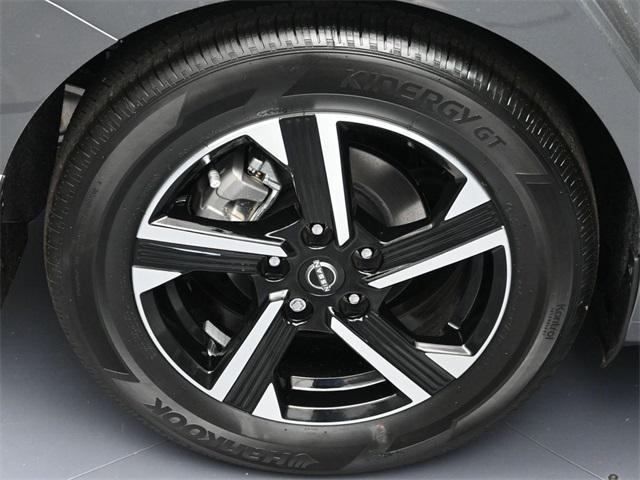 new 2025 Nissan Sentra car, priced at $22,033