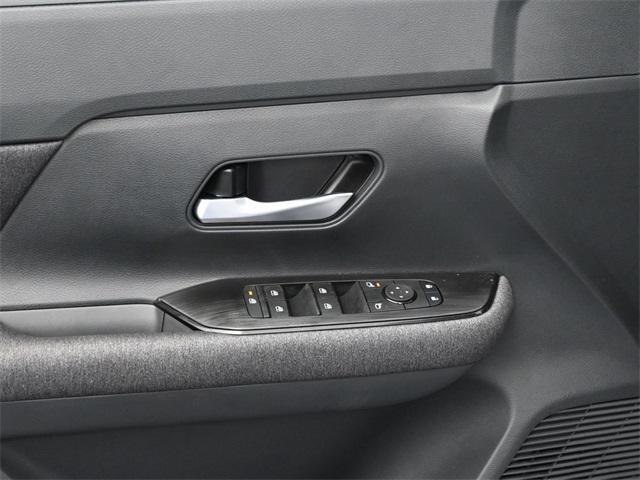 new 2025 Nissan Kicks car, priced at $24,510