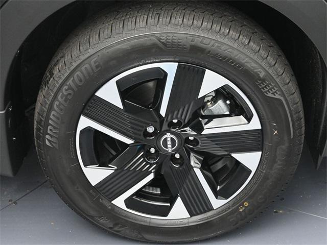new 2025 Nissan Kicks car, priced at $26,160