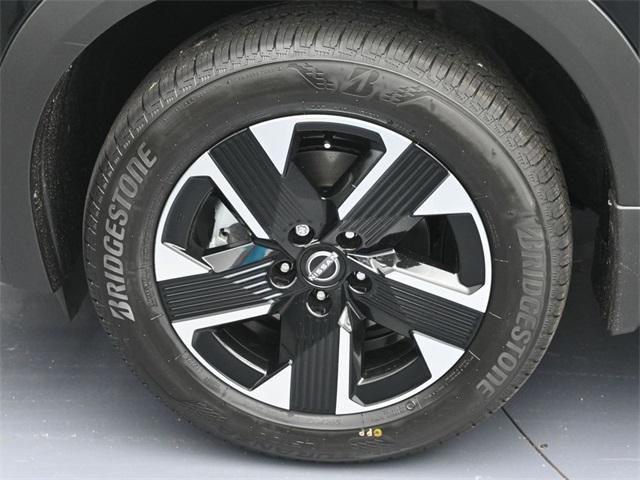 new 2025 Nissan Kicks car, priced at $26,160
