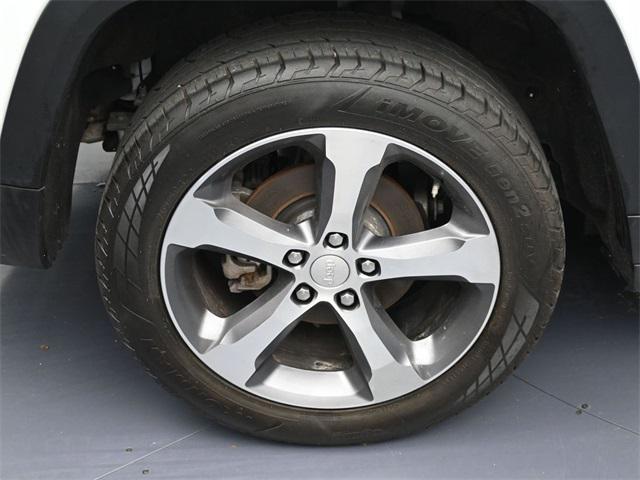 used 2023 Jeep Grand Cherokee car, priced at $29,255
