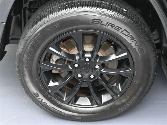 used 2023 Jeep Cherokee car, priced at $21,605