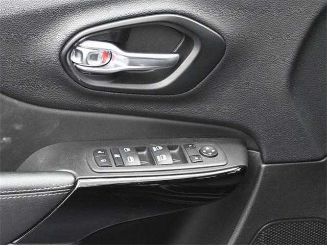 used 2023 Jeep Cherokee car, priced at $21,605