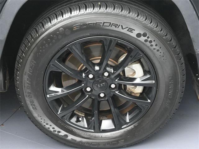 used 2023 Jeep Cherokee car, priced at $21,605