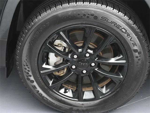 used 2023 Jeep Cherokee car, priced at $21,605