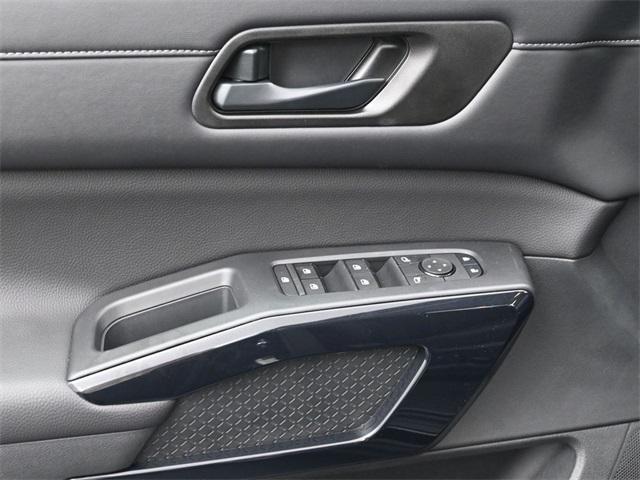 new 2025 Nissan Pathfinder car, priced at $33,290